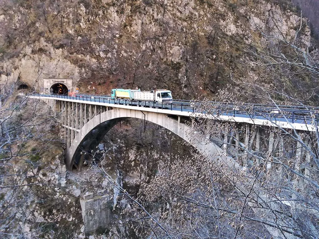 Consolidamento del ponte sul Lumiei — immagine 10
